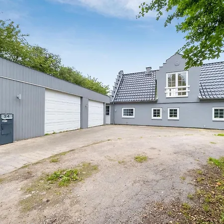 Surrounded By Nature * Vissenbjerg
