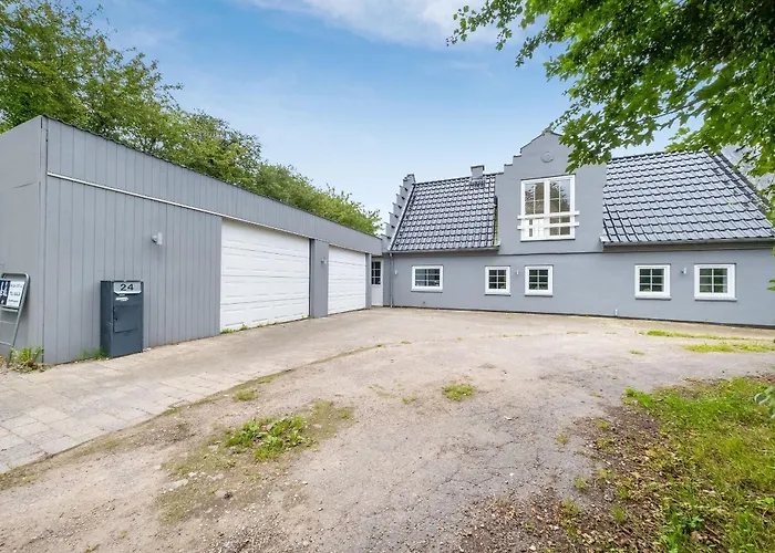 Surrounded By Nature * Vissenbjerg